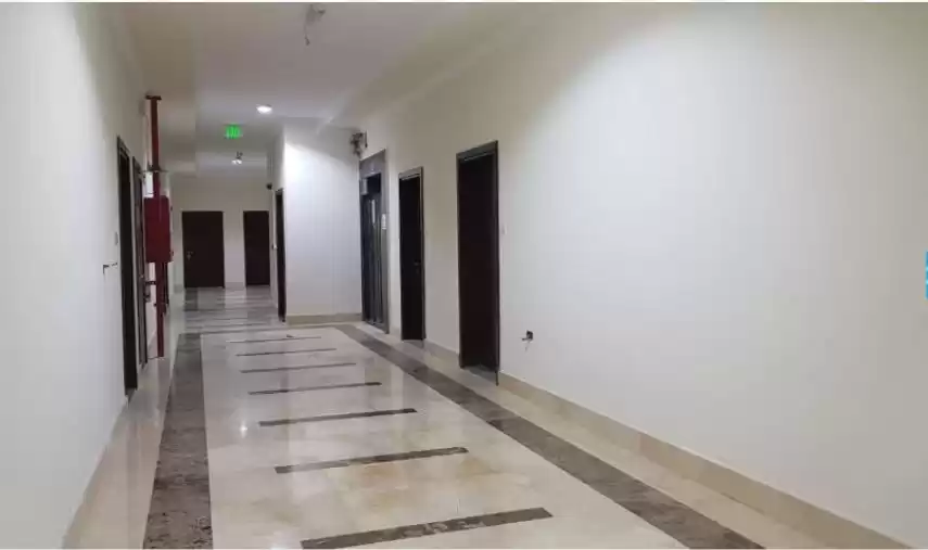تجاري عقار جاهز غير مفروش مكتب  للإيجار في الدوحة #13316 - 1  صورة 